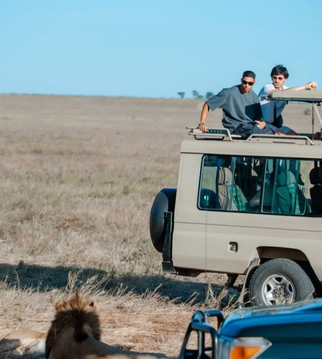  Tourists at the 6-Days Mara Lake Nakuru Samburu Safari