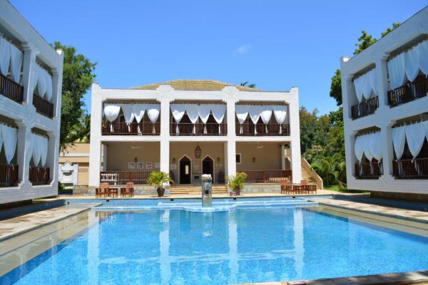 Midrange and Luxury Safari in Kenya